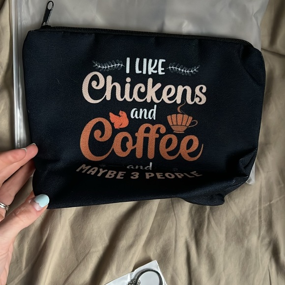 NWT Chicken makeup bag and keychain - Picture 4 of 5